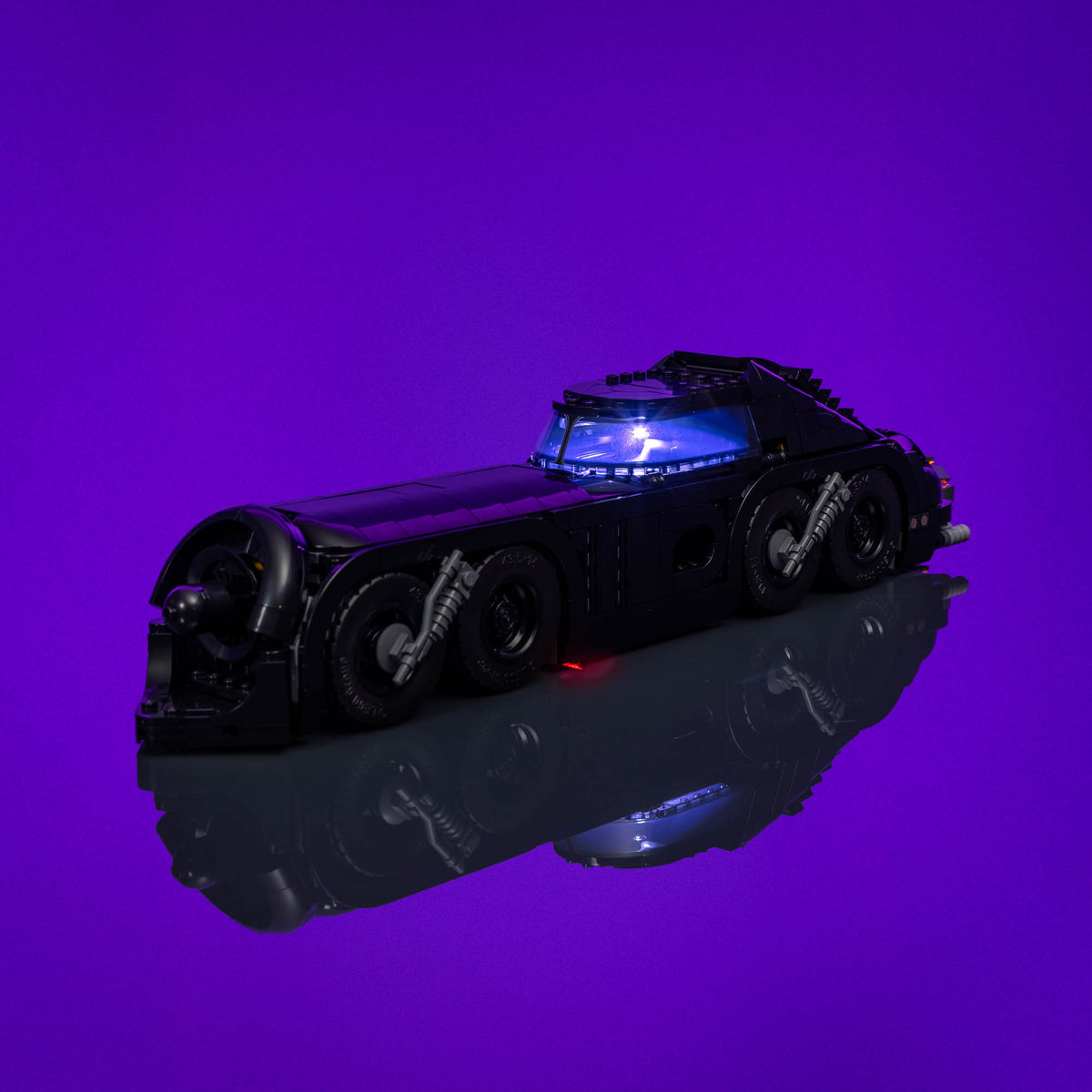 Section centrale illuminée de la fonction Batmissile de LEGO® La Batmobile de Batman, le défi