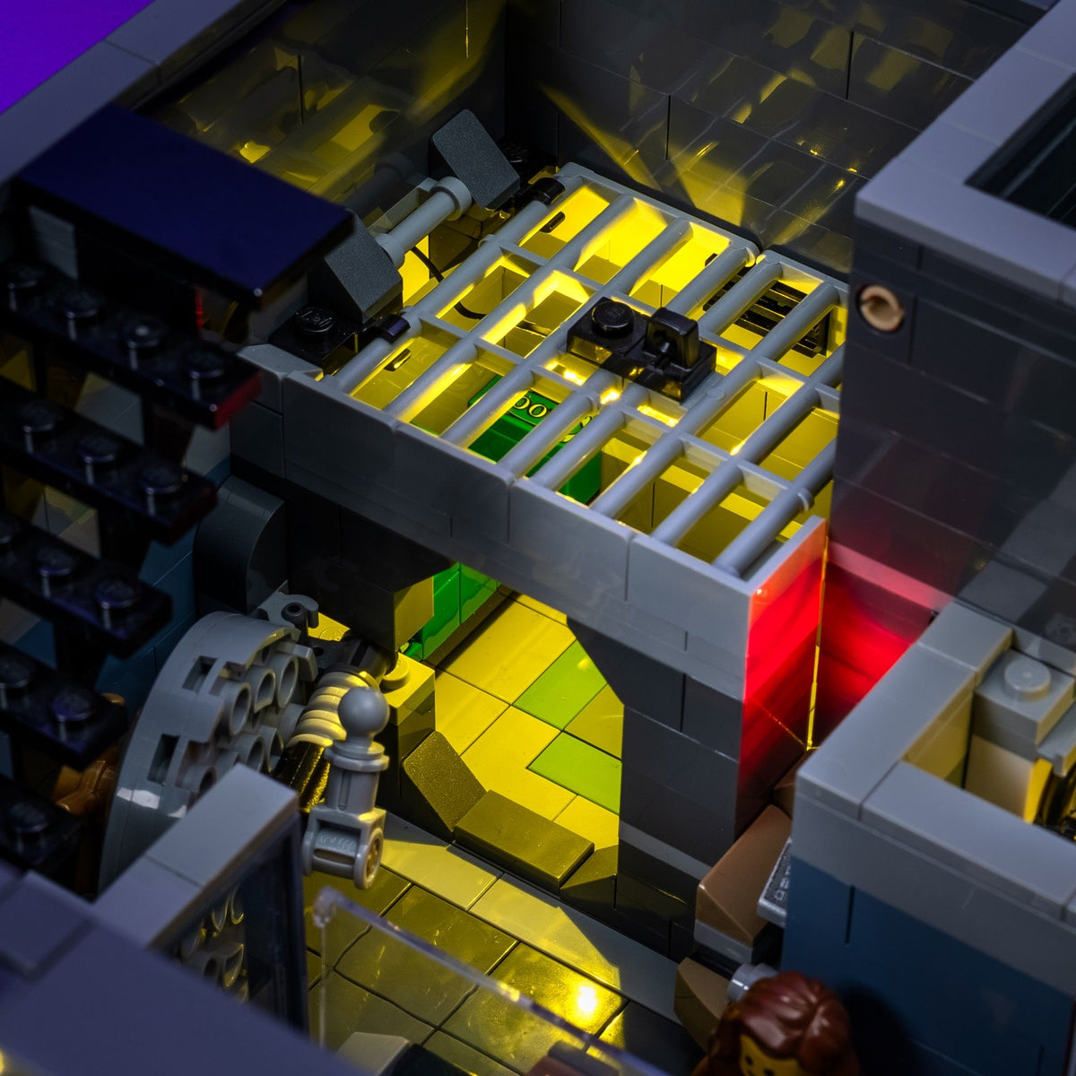 Caveau illuminato in un piano rimovibile del LEGO® La Banca
