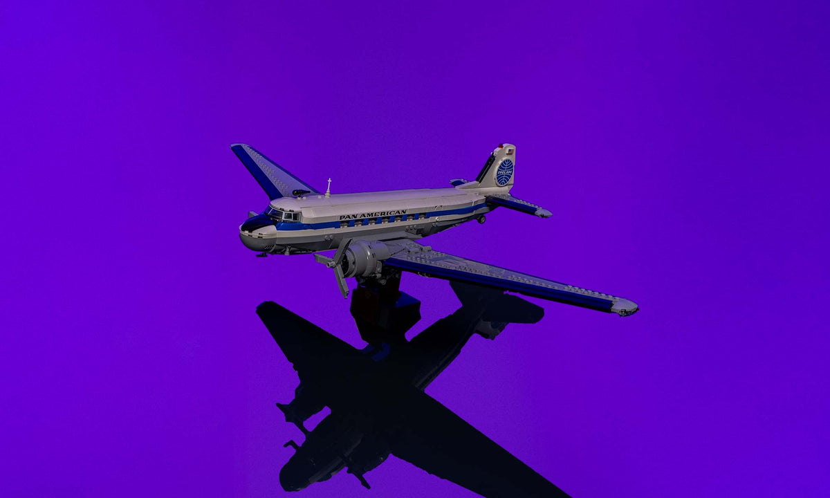 Douglas DC-3 PAN AM Airliner avec l’éclairage éteint