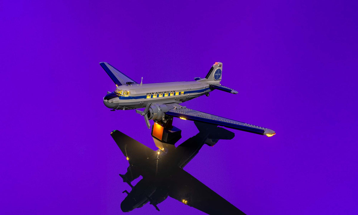 Douglas DC-3 PAN AM Airliner avec l’éclairage allumé