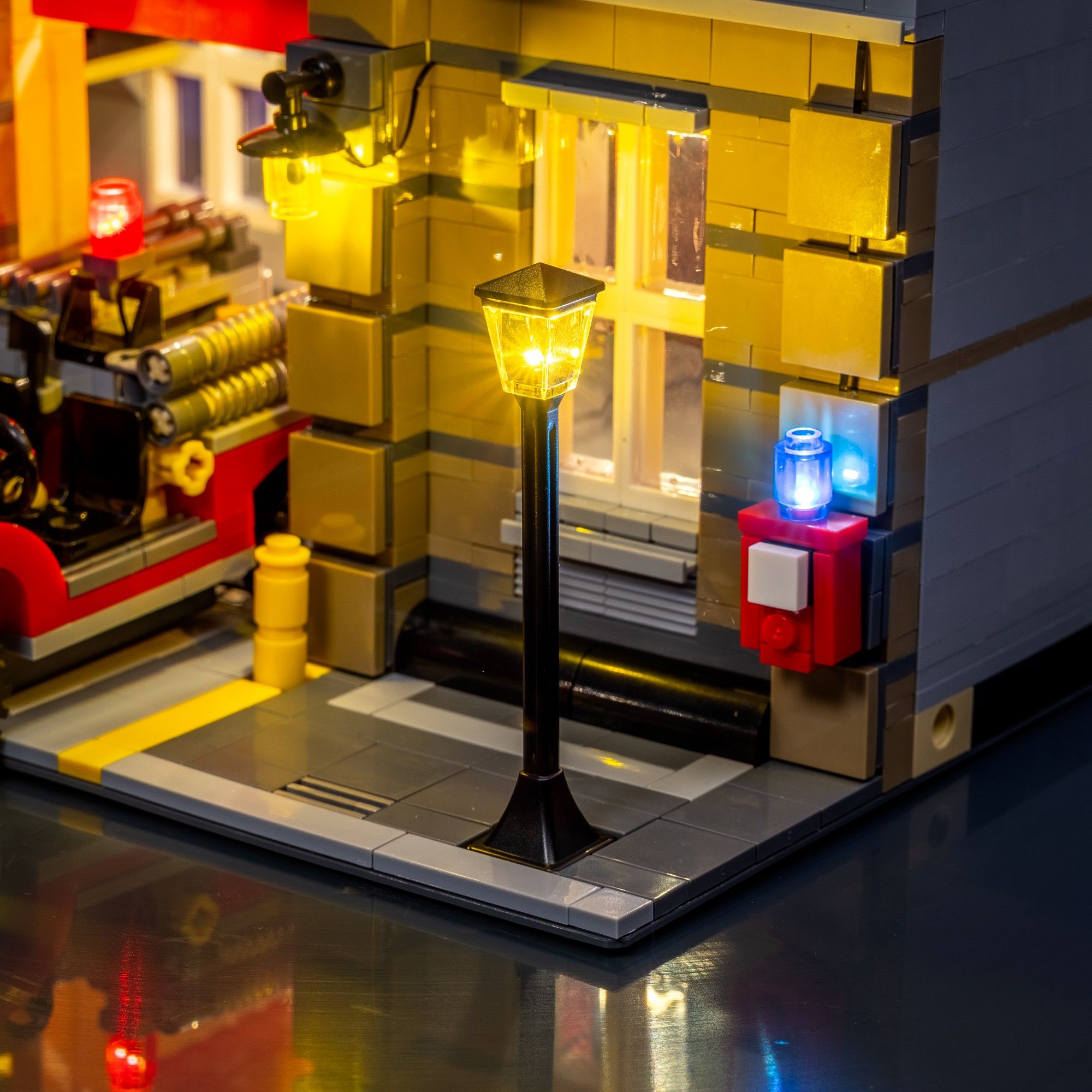 Light Kit for LEGO® Fire Brigade #10197 | Light My Bricks – Light