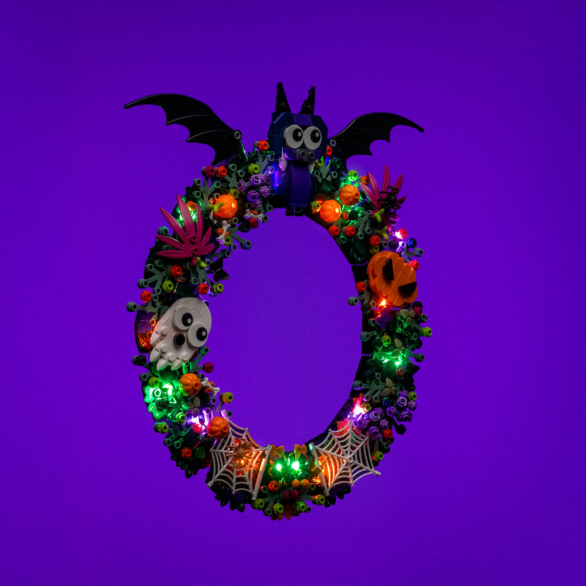 LEGO® La couronne d’Halloween entièrement illuminée avec effet de scintillement multicolore