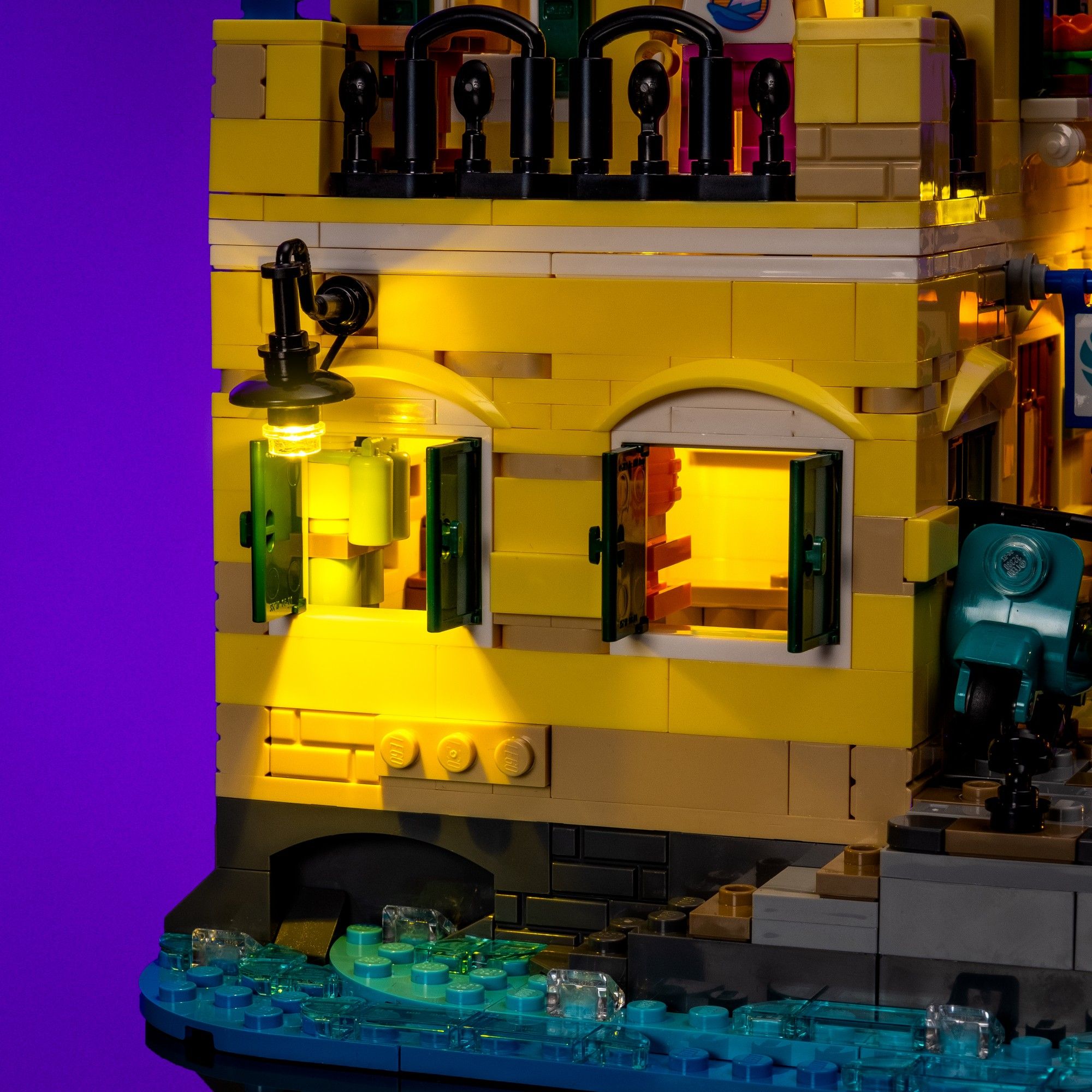 Light Kit for LEGO® Italian Riviera #21359 | Light My Bricks