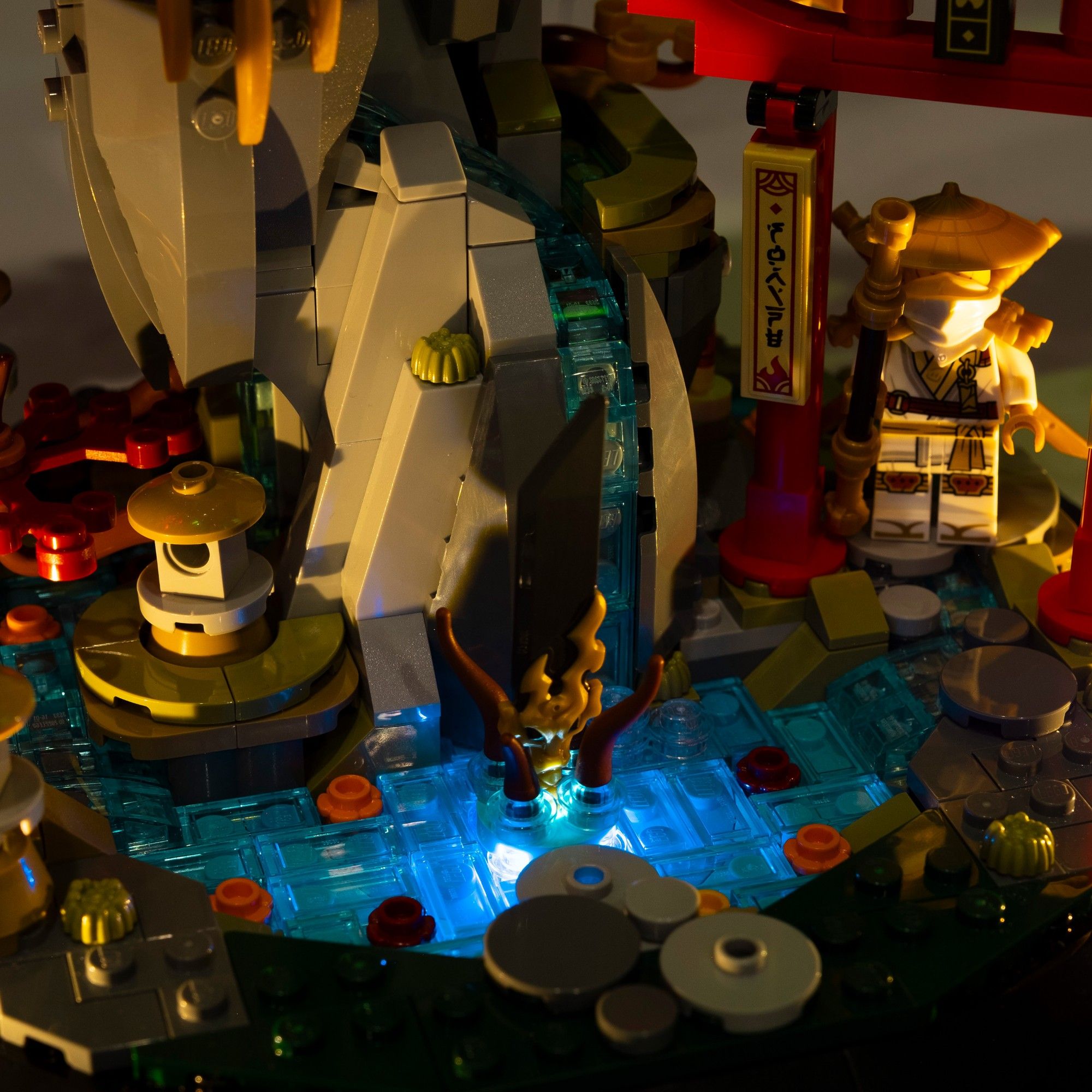 LEGO® NINJAGO The Guardian Dragon #71847 DIY Light Bundle – Light
