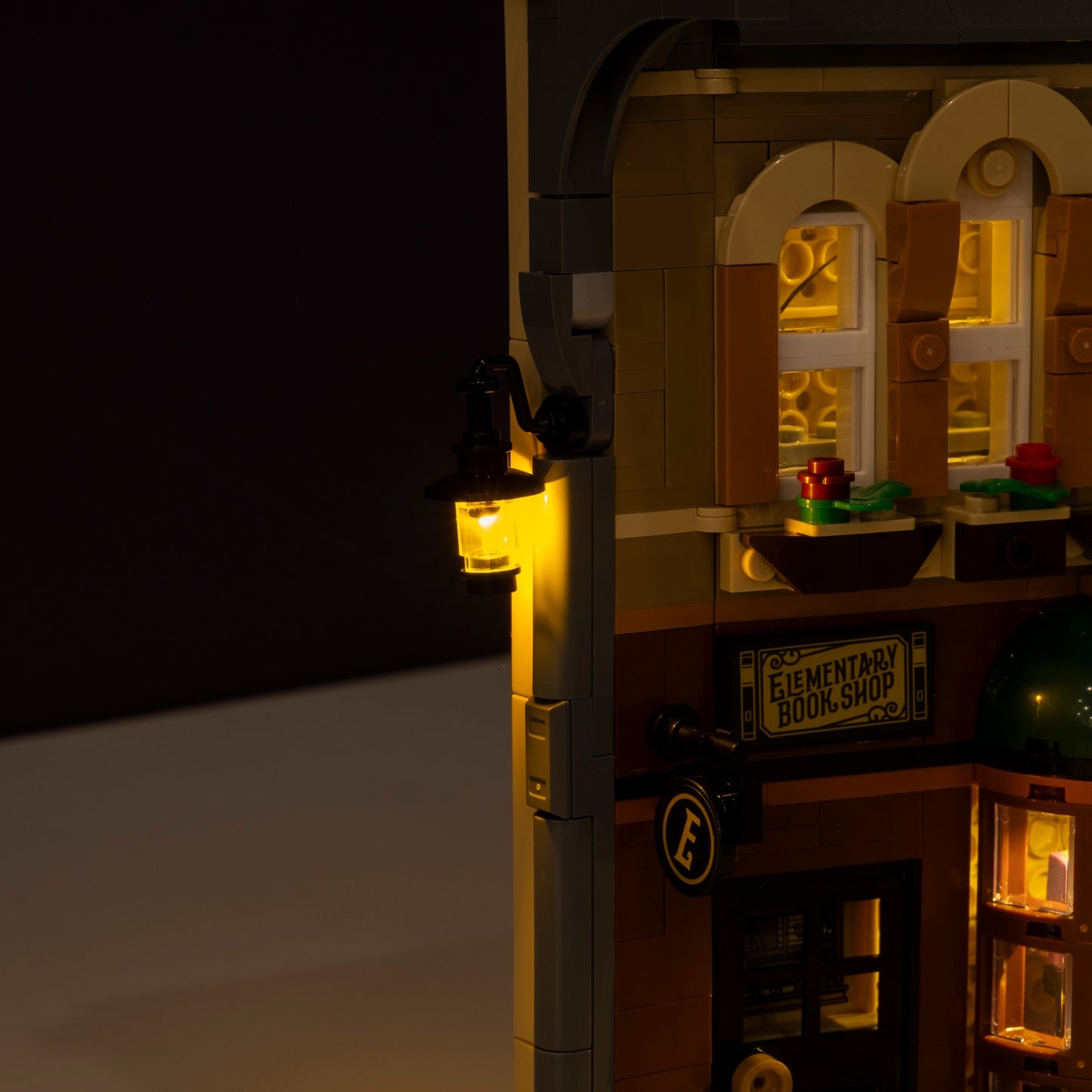 LEGO® Sherlock Holmes: Book Nook #10351 DIY Light Bundle