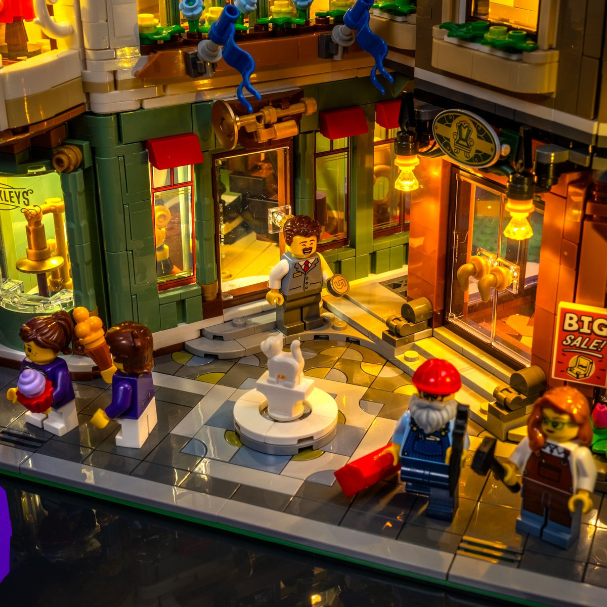 Ingressi e vetrine illuminati di LEGO® Icons Via dello shopping
