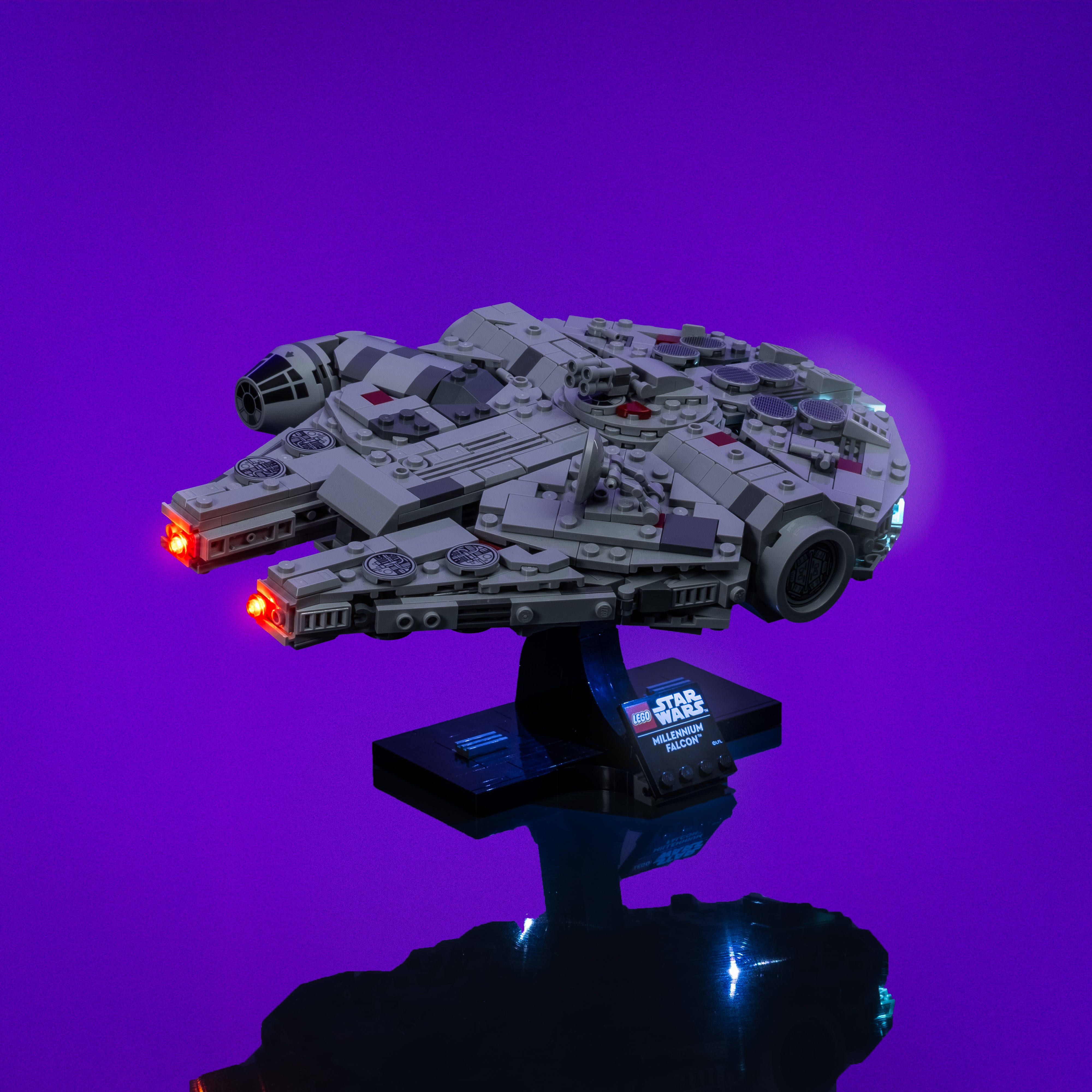 Star_Wars_Millennium_Falcon_75