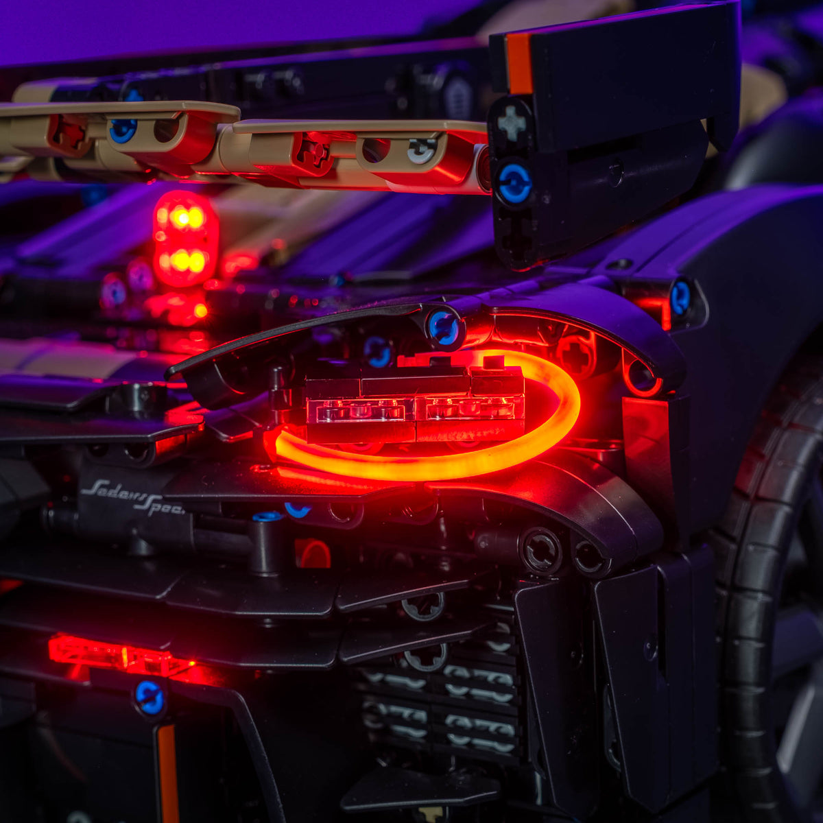 Rote Heckbeleuchtung des Koenigsegg Sadair’s Spear