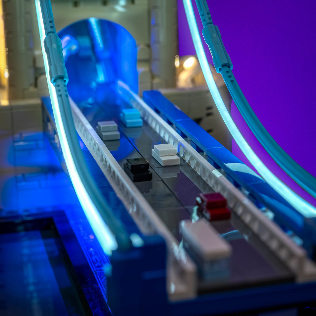 Câbles de suspension bleu clair illuminés sur LEGO® Architecture Tower Bridge