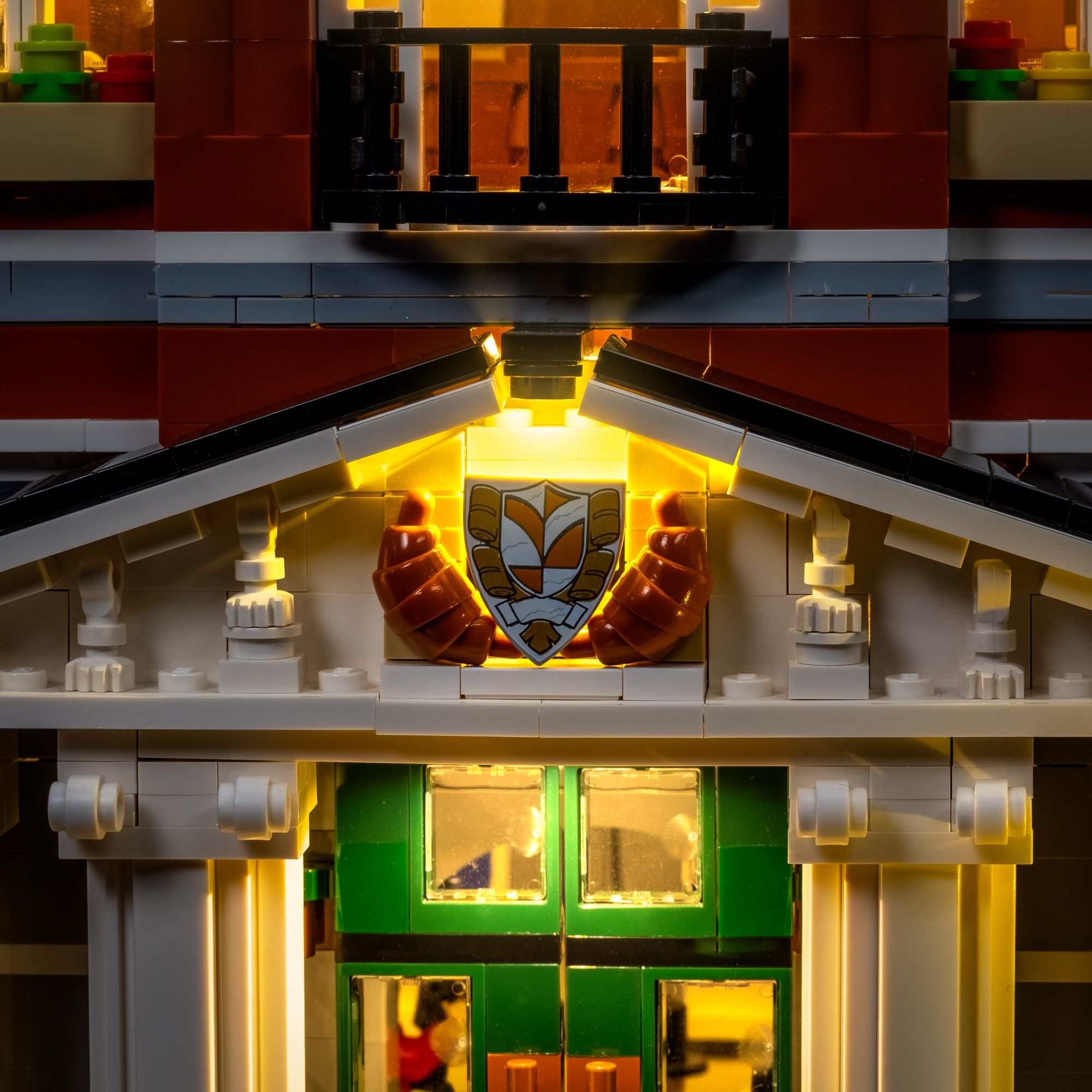 Light Kit for LEGO® Town Hall #10224 | Light My Bricks – Light My