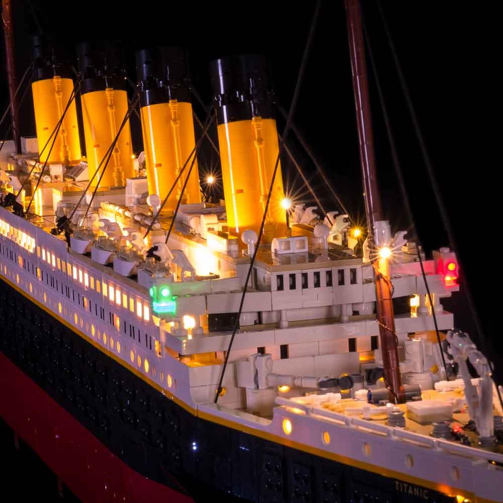 LEGO Titanic  Lego titanic, Titanic, Lego boat